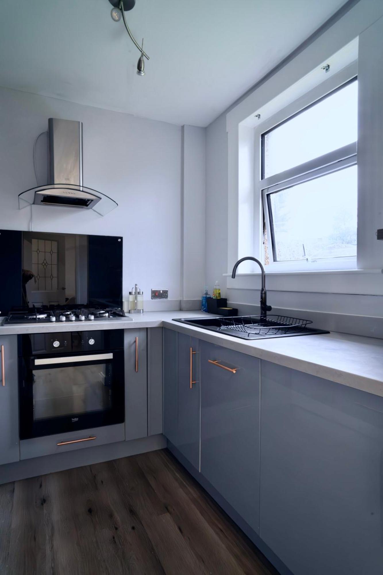 Modern 2 Bedroom In Free Parking Hébergement de vacances *
